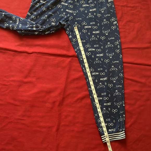 Wizarding World of Harry Potter Sz M PJ Set - Picture 16 of 16